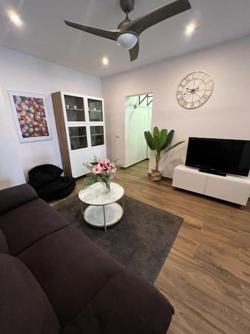 דירות פואנגירולה Loft Miramar מראה חיצוני תמונה